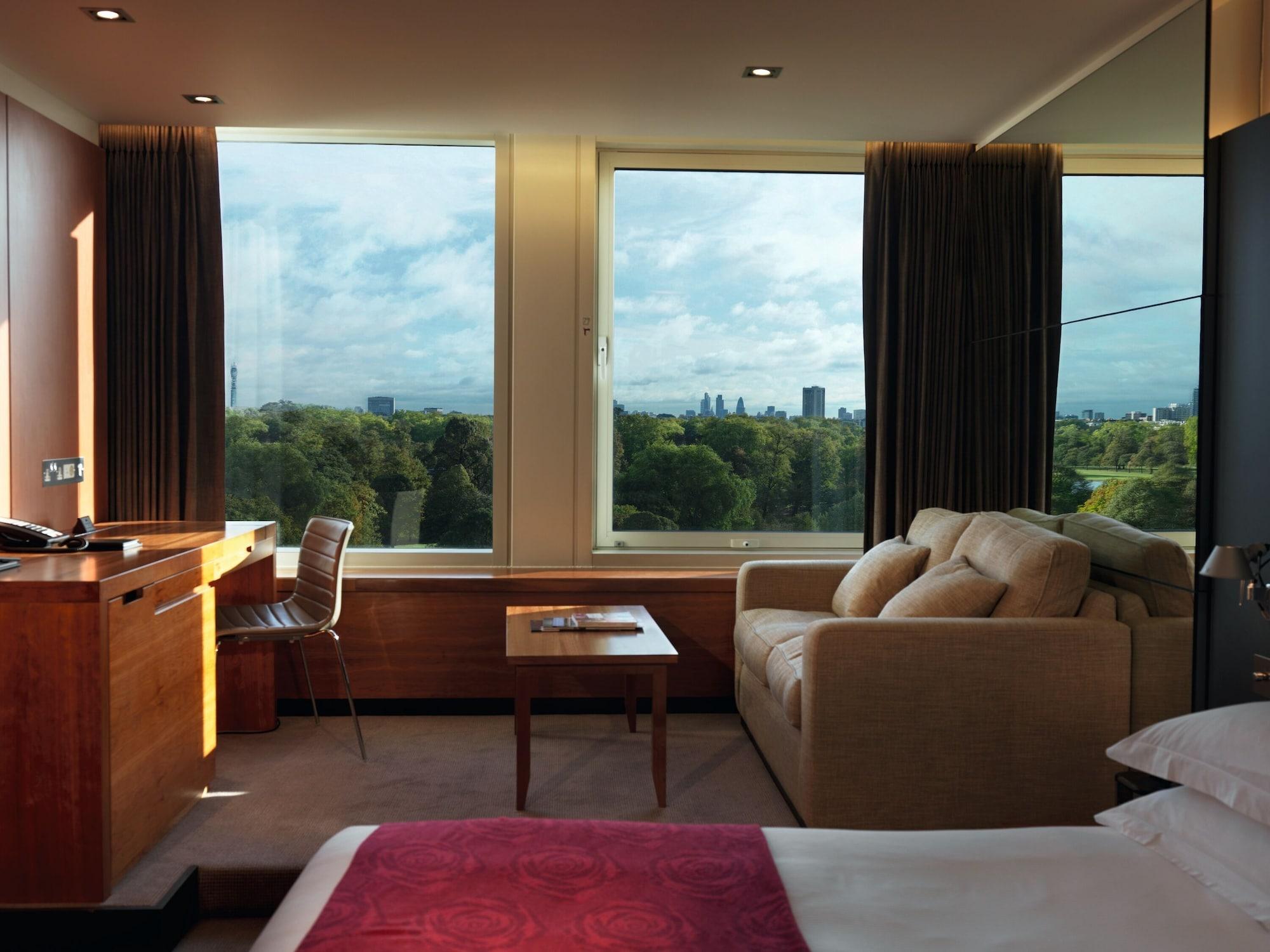 Отель Royal Garden 5*